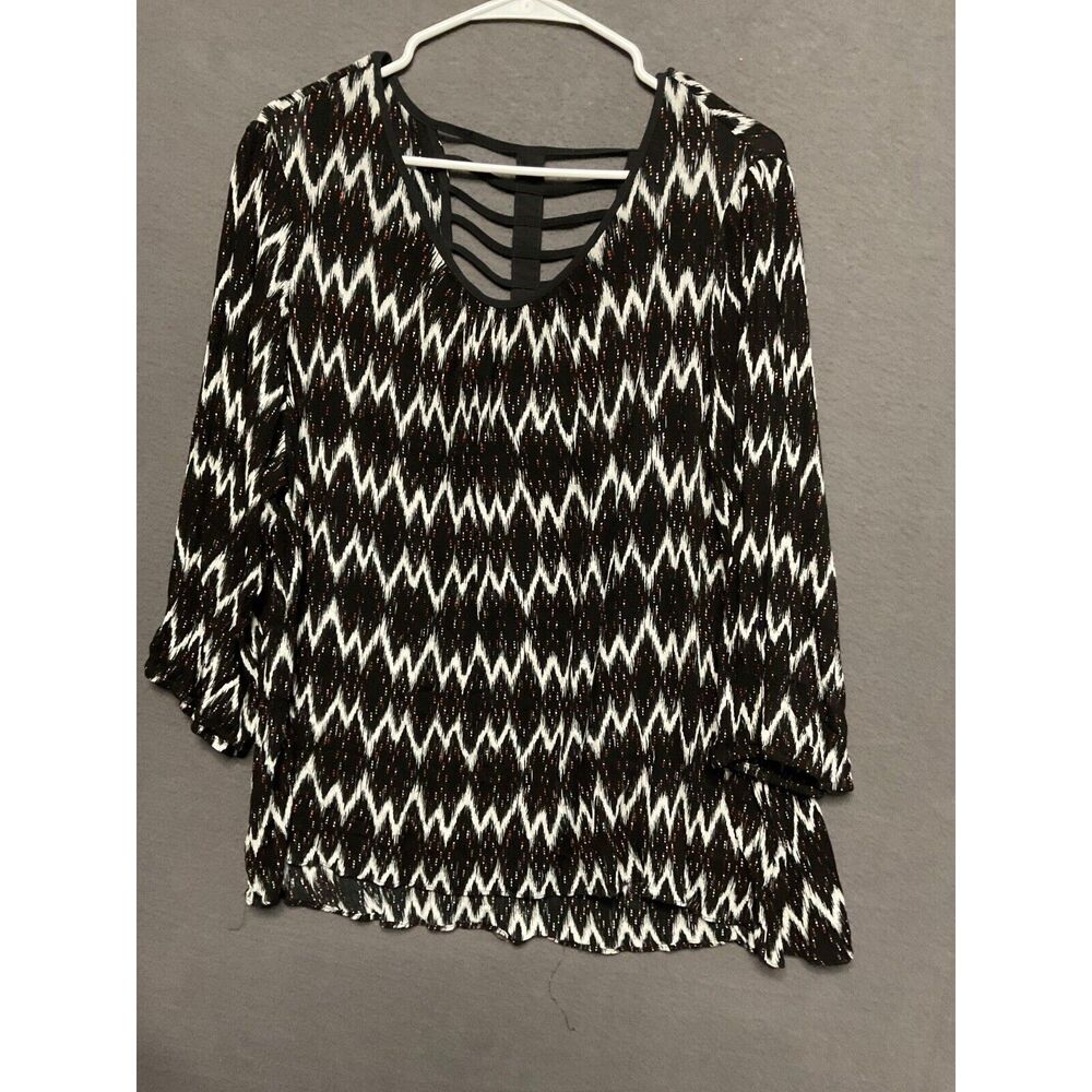 Cato Woman size‎ 22/24 Zigzag print Stretch Top Ladder Cutout Back Detail